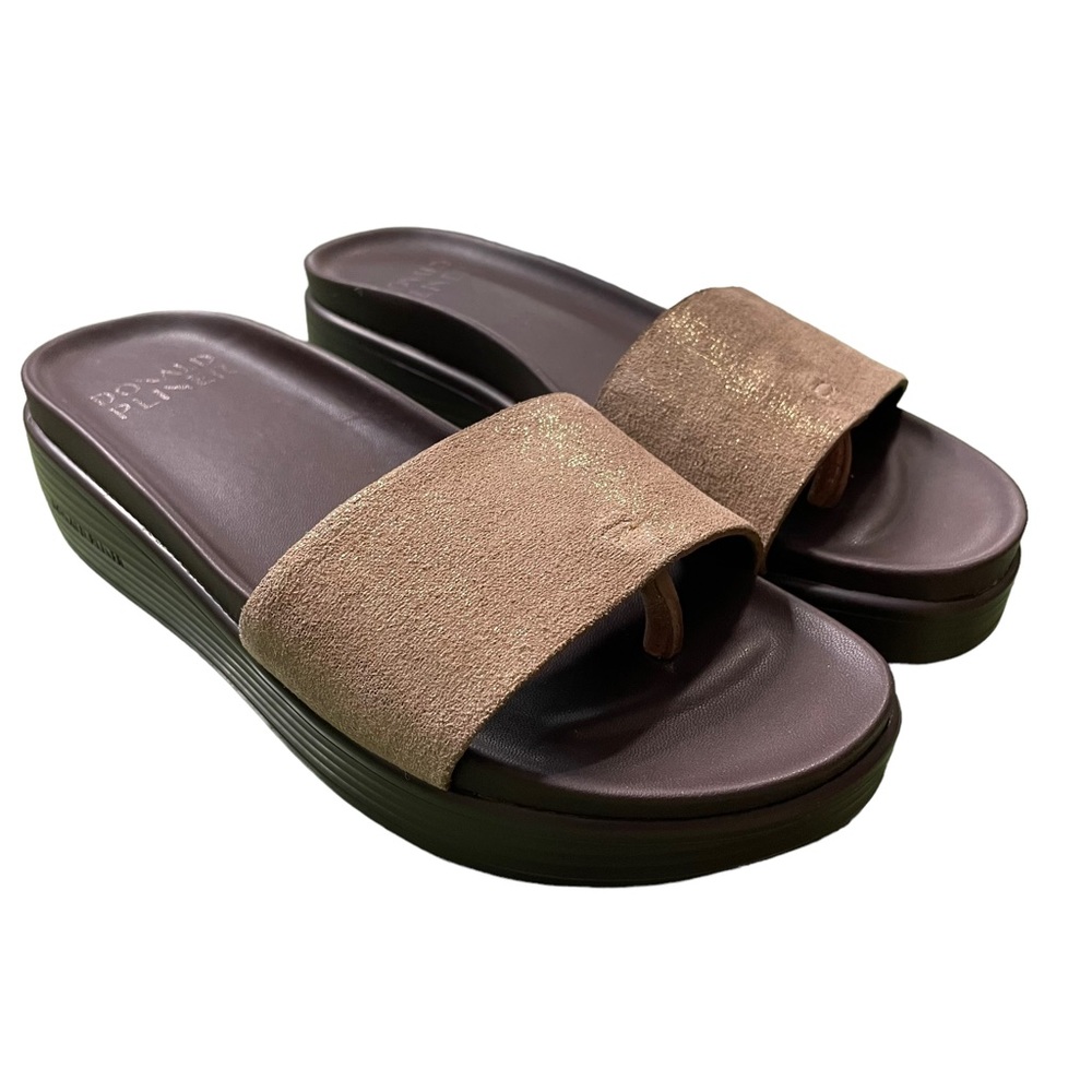 Donald Pliner slip on sandal Size 6M NWOT